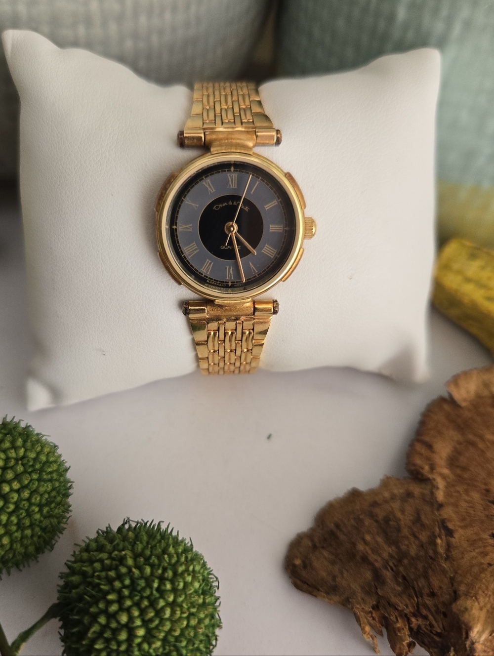 Vintage Oscar De La Renta Stainless Steel Wrist Watch